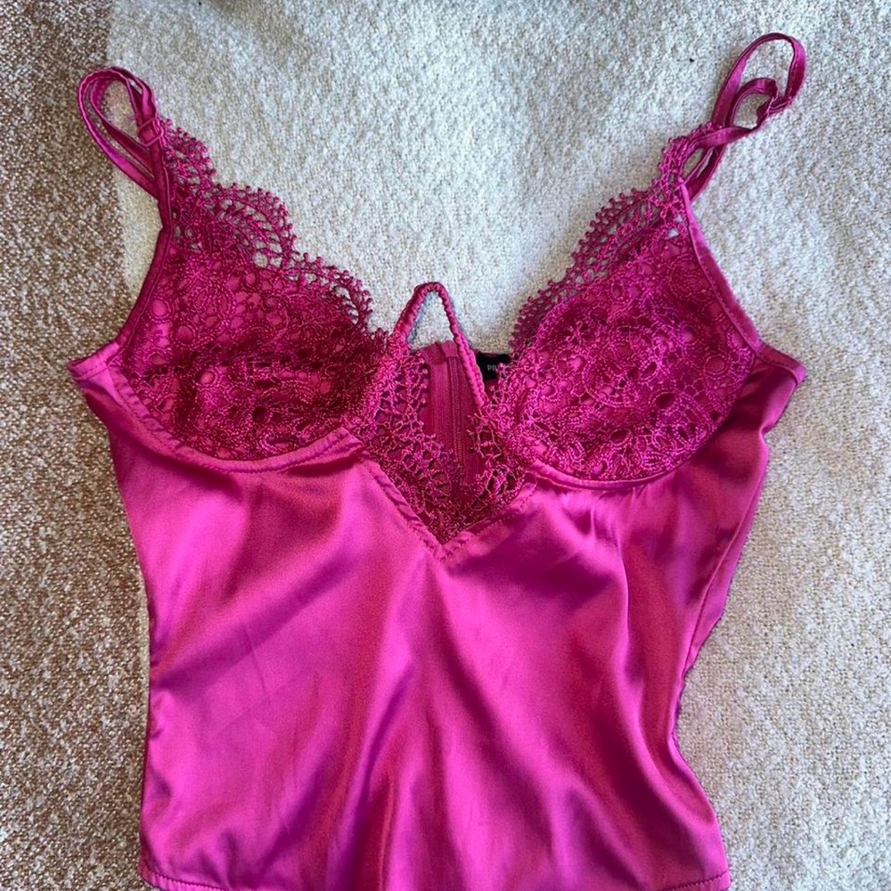 Pretty little thing v/neck bodysuit